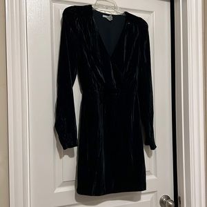 NWOT H&M Crushed Velvet LS Dress